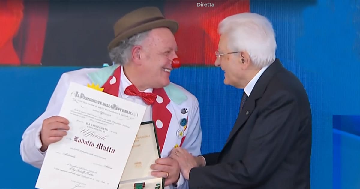 Rodolfo Matto, il “dottore del sorriso” che cura con la risata, nominato Ufficiale al Merito marzo 2026
